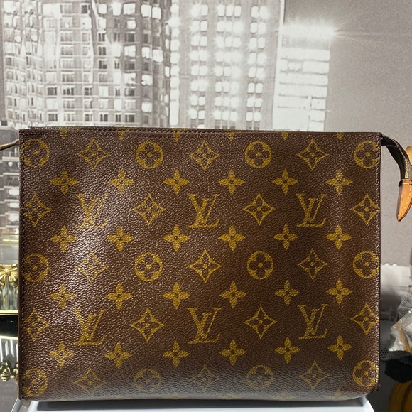 Authentic Louis Vuitton Monogram Cosmetic Accessories Pouch - Picture 5 of 14